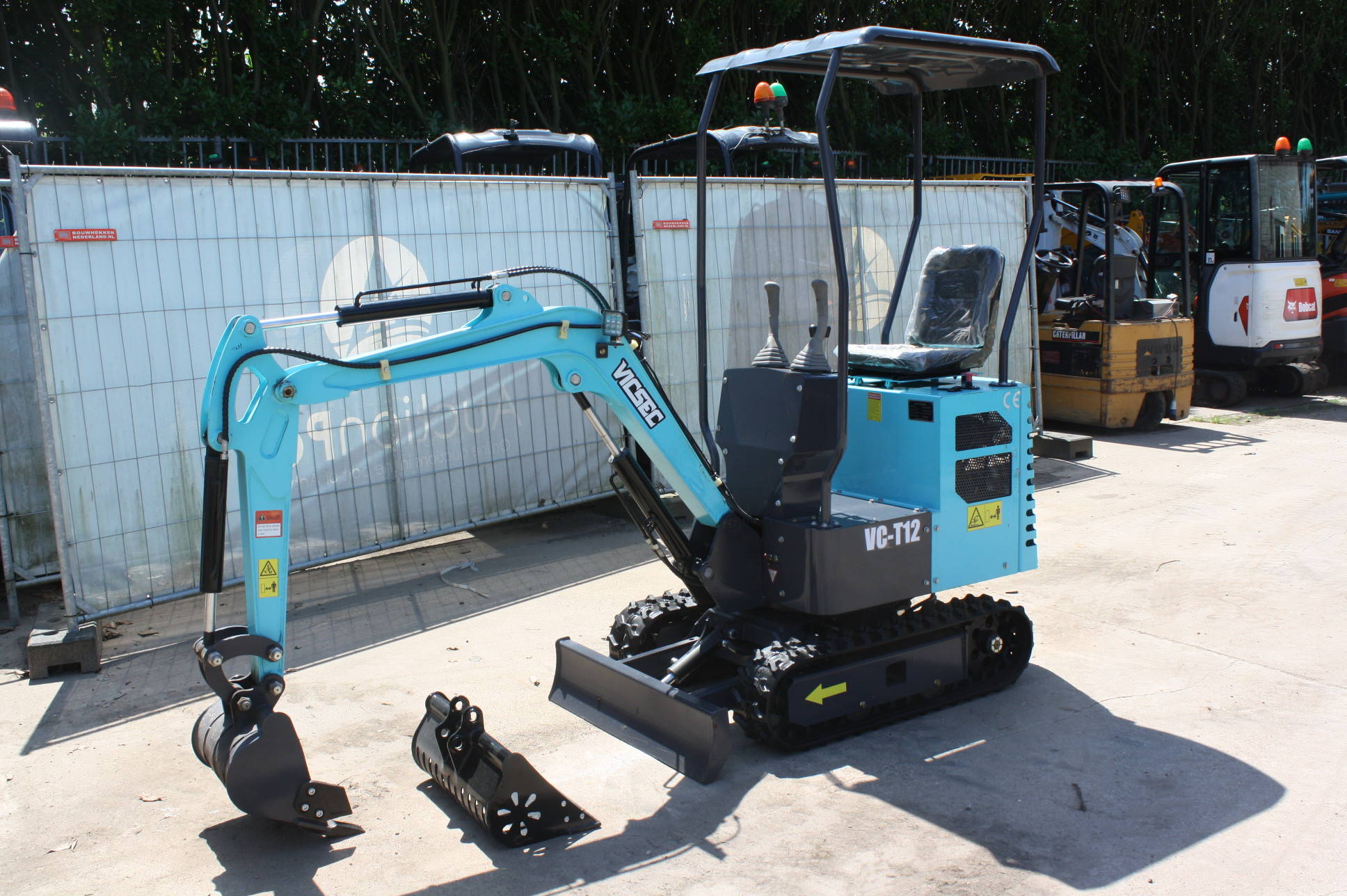 Mini excavator Vicsec VC-T12 Diesel 8.2kW