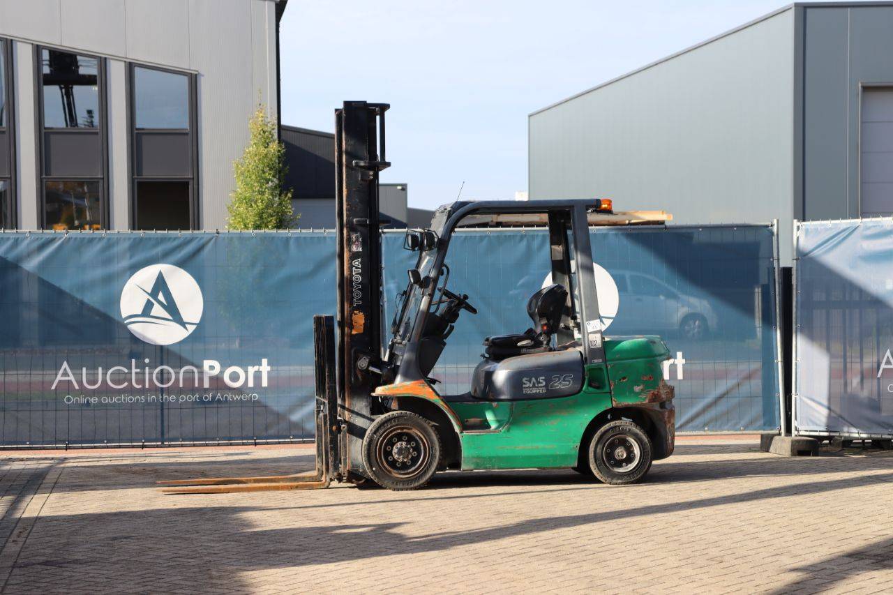 Heftruck Toyota 62-7FDF25 Diesel 2500kg 4.5m 2004
