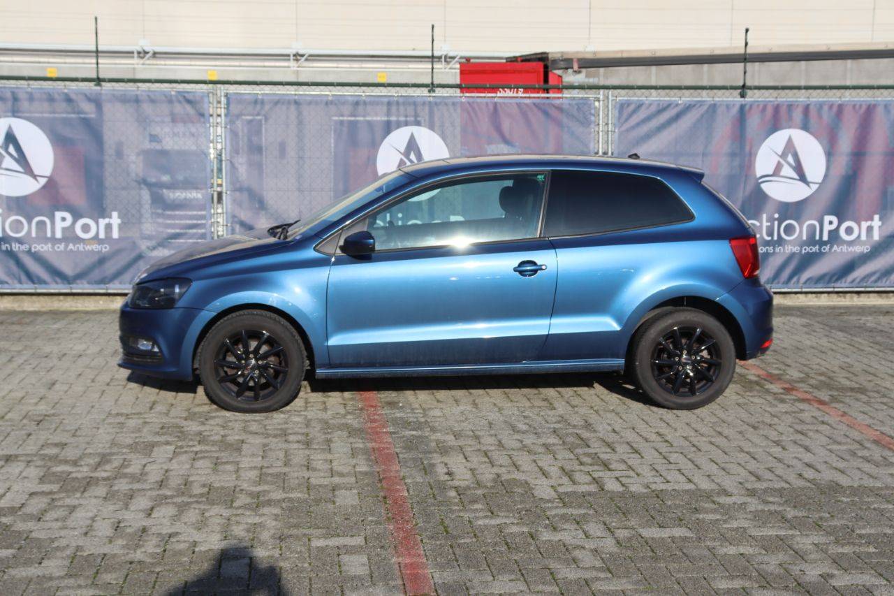 Passenger car Volkswagen Polo TSI Petrol 90 hp 2015 (Margin)