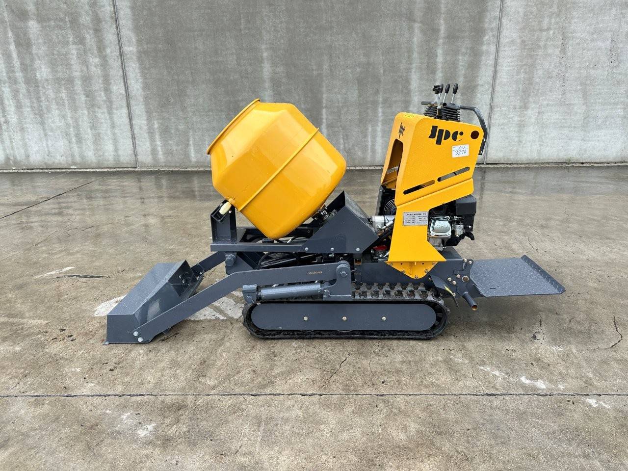 Self-Loading Concrete Mixer JPC HTD - 500 Petrol 2026
