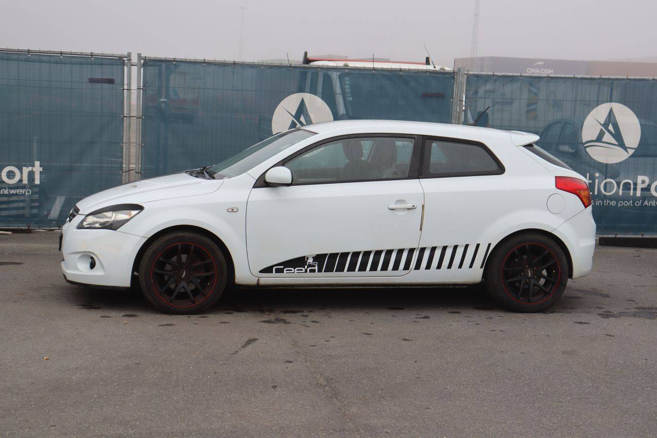 Passenger car Kia Cee'd Petrol 90hp 2011 (Margin)
