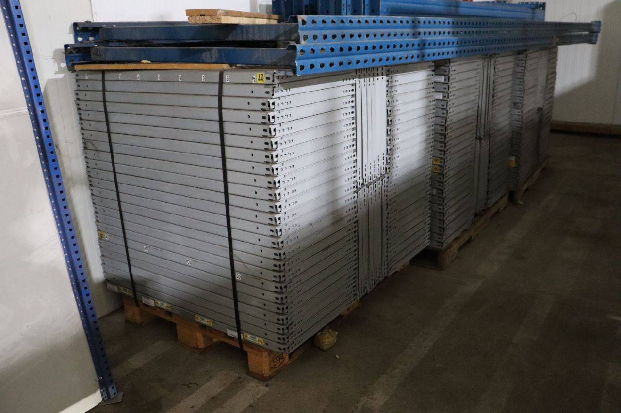 Batch of parts for a warehouse rack H-49548-2D000