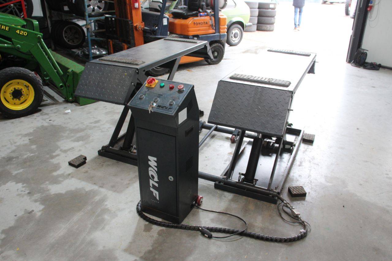 Scissor lift Wolf WKS30E 3000kg 2023