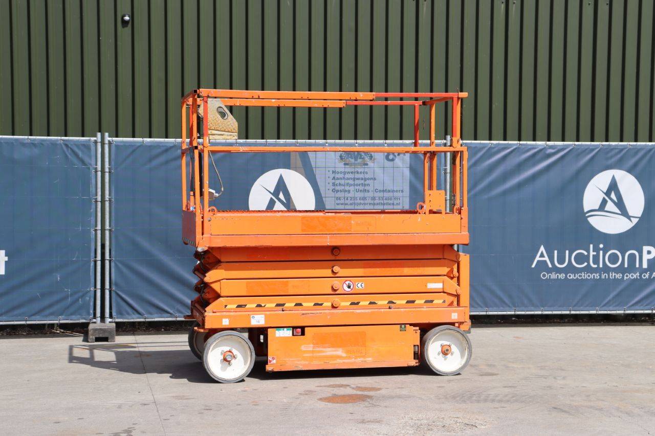 Schaarhoogwerker Skyjack SJIII-4626 Elektrisch 9.9m 2014