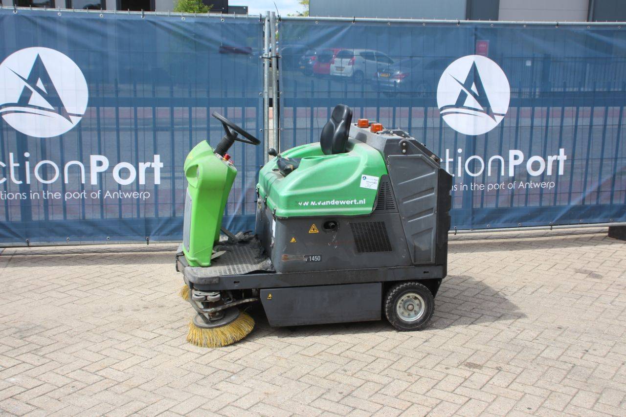 Ride-on sweeper IPC Cleaning 1450 Diesel 2015