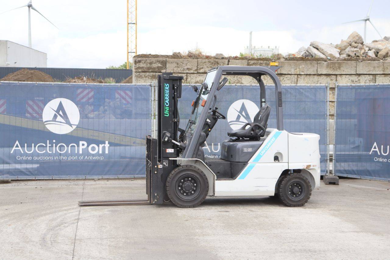 Forklift Unicarriers FHD25T5/YDN-F185 Diesel 2400kg 3.0m 2016