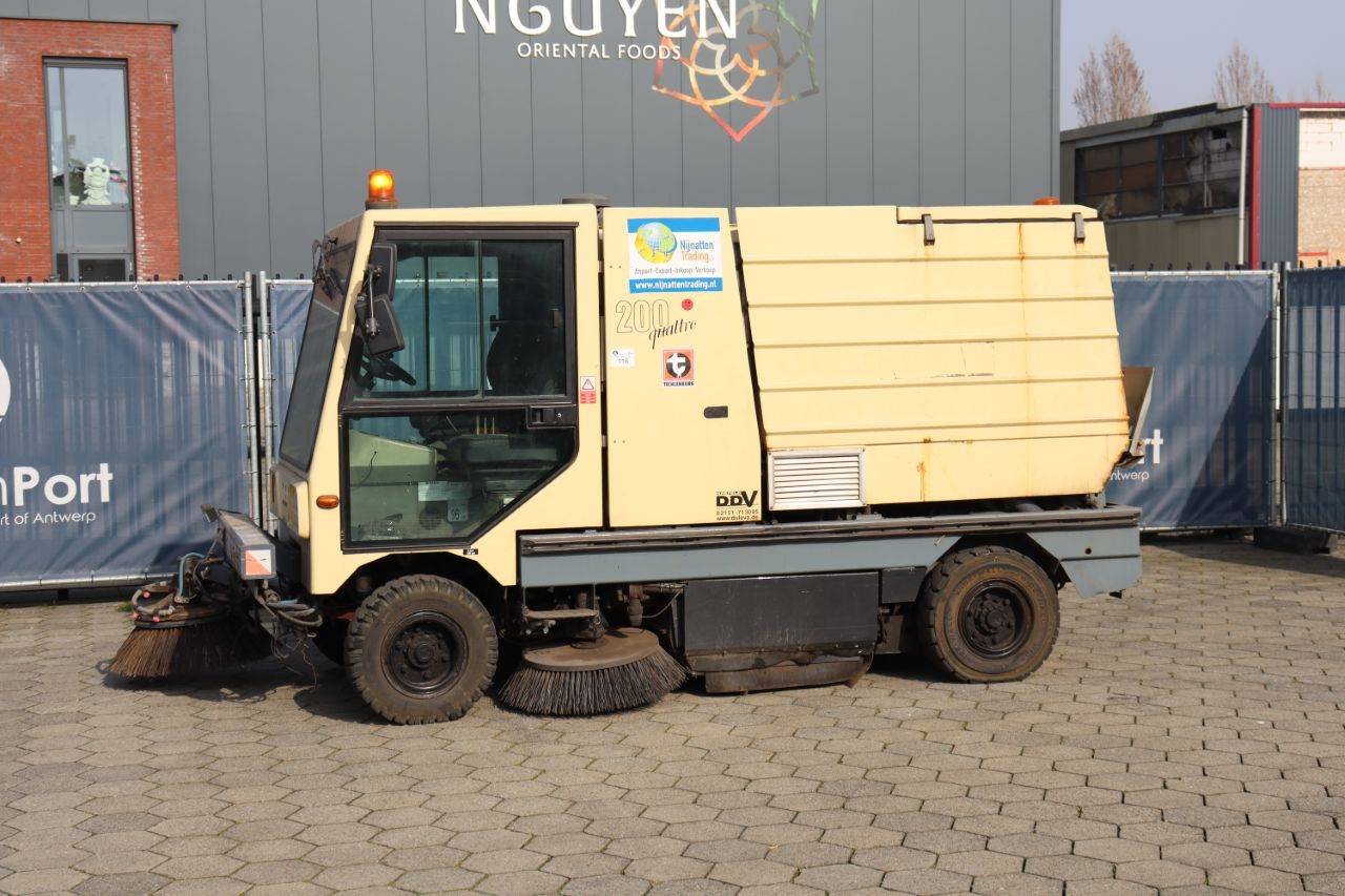 Veegmachine Dulevo 2004 V Diesel 59kW 2002
