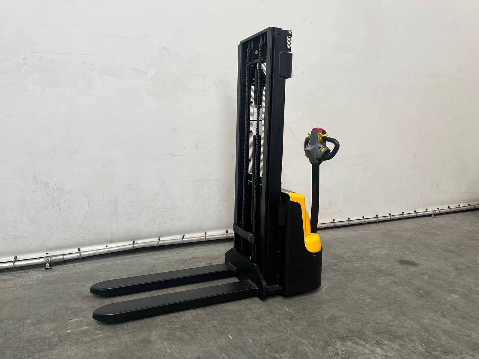 Stacker RTE 7856-B 1500kg 3000mm 2025 New