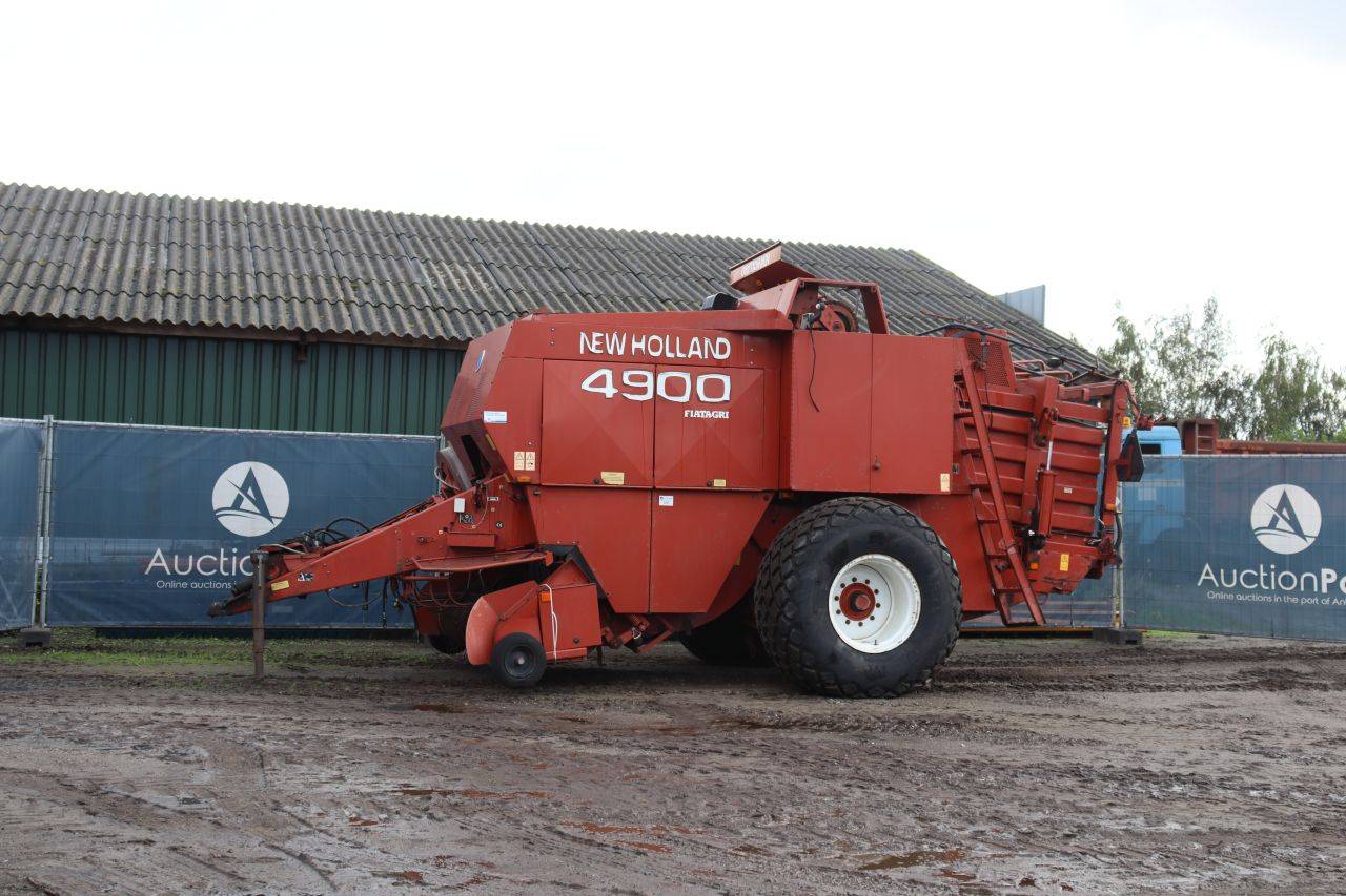 Presse à balles New Holland 4900 FIATAGRI