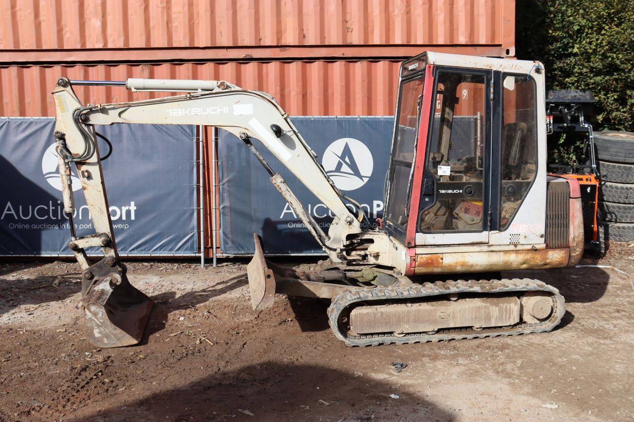 Escavadeira de esteiras Takeuchi TB035 Diesel 24,6 kW