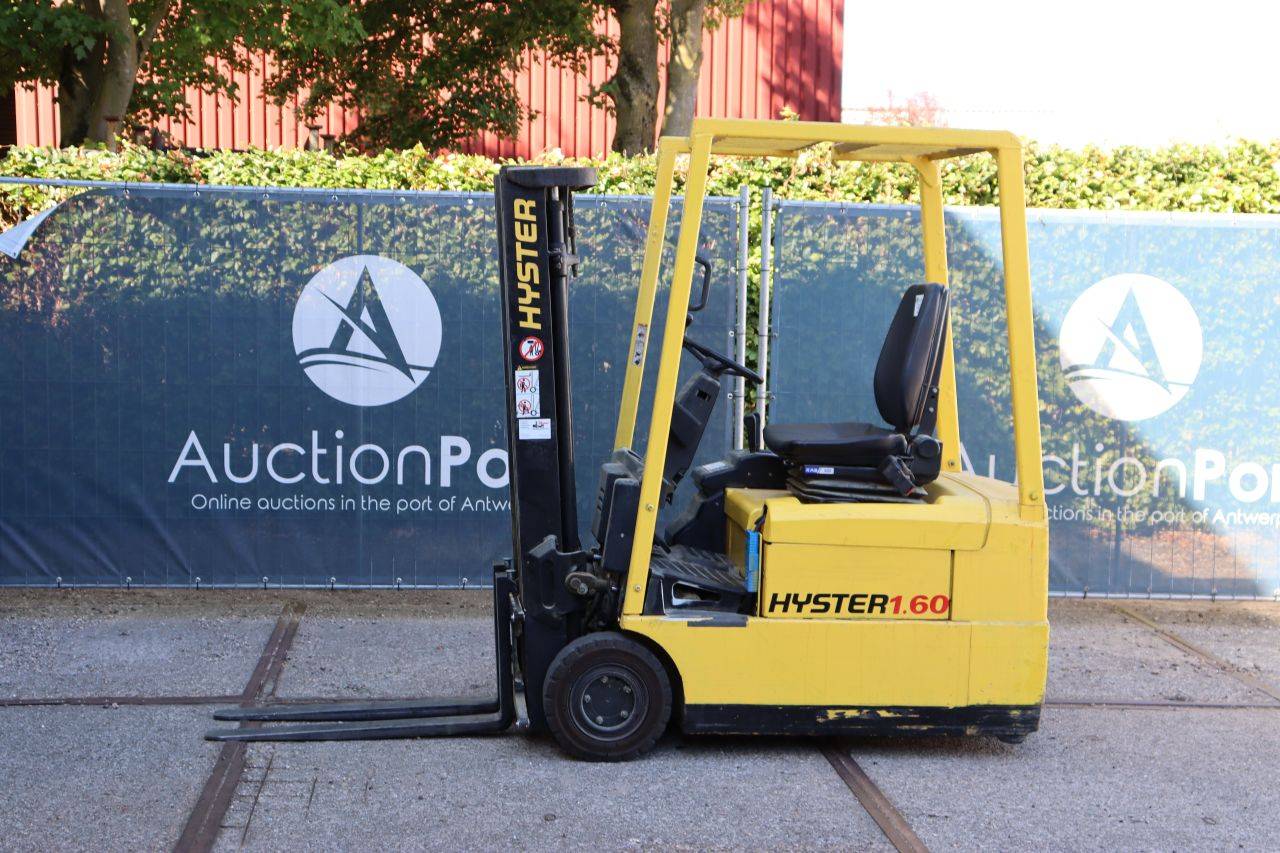 Chariot élévateur électrique Hyster J1.60XMT 1600 kg 3,33 m 1999