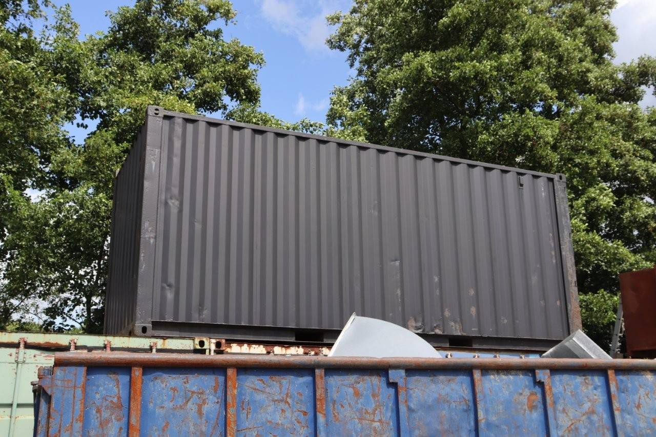 Container