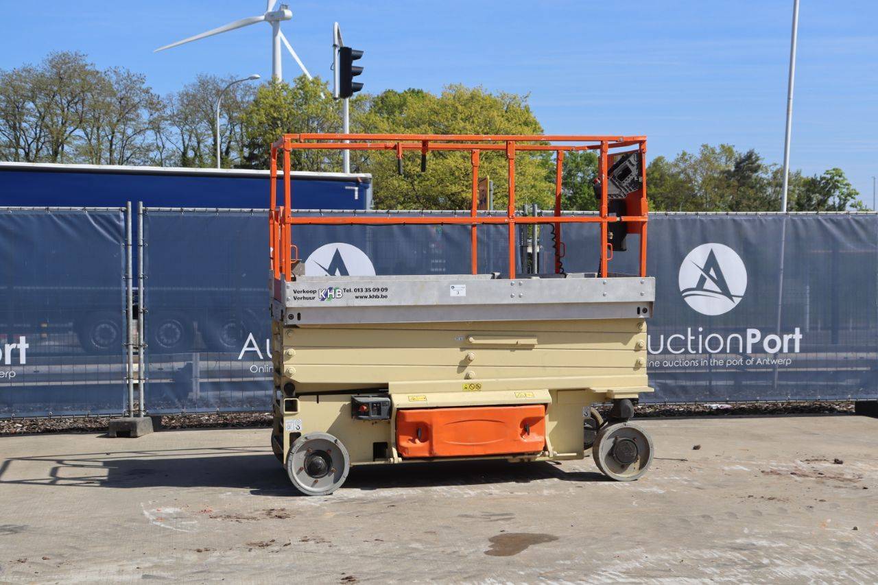 Scissor lift JLG 3246ES Electric 11.8m 2010