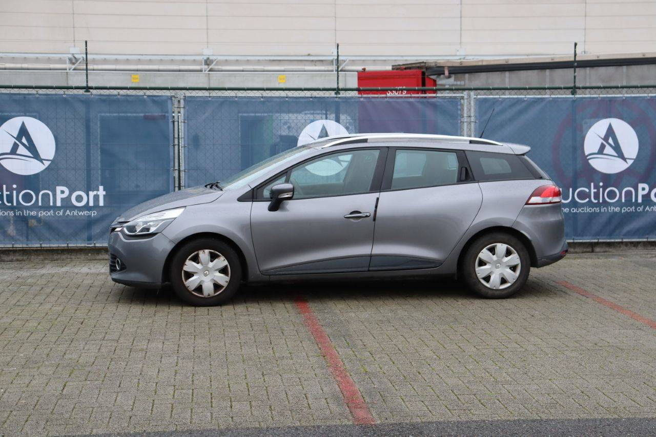 Passenger car Renault Clio Petrol 74 hp 2013 (Margin)