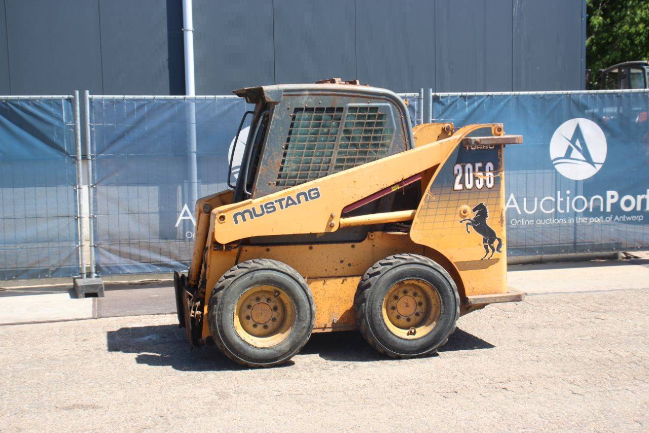 Skid steer loader Mustang 2056 Diesel