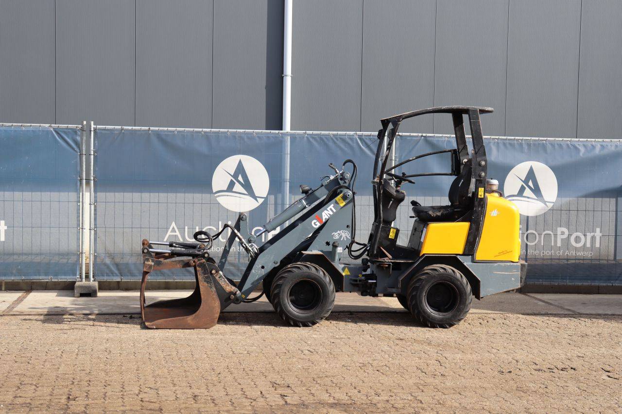 Articulated loader Giant D263SW Diesel 2011