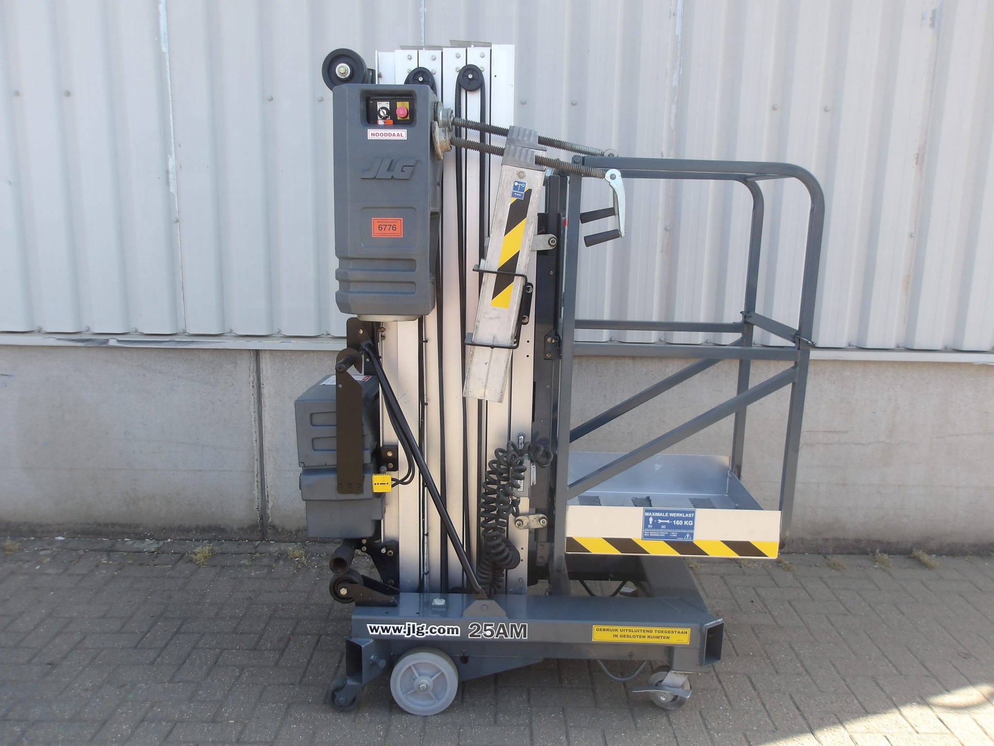 Electric Mast Lift JLG 25AM 9.67m Electric 2015