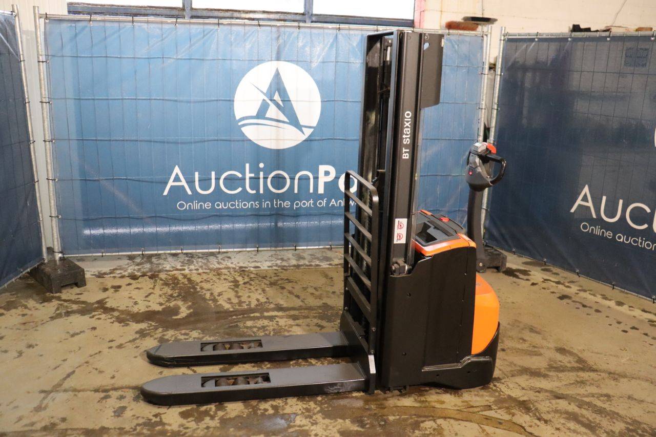 Stacker Toyota SWE140L Electric 1400kg 2.7m 2014