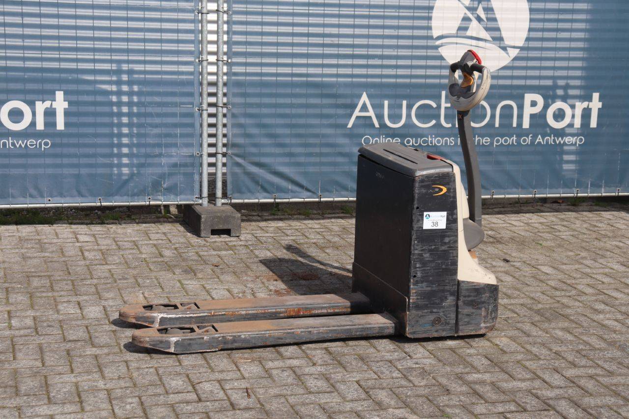 Crown Electric Pallet Truck