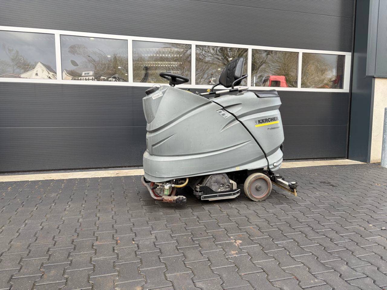 Scrubbing machine Karcher B140 R Electric