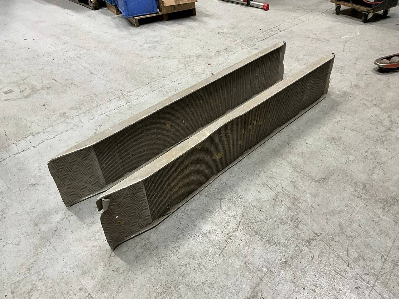 Aluminum ramps x2 195x31 cm