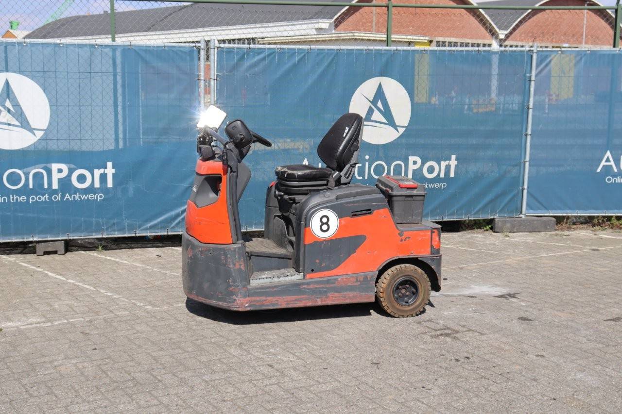 Linde Electric Tractor