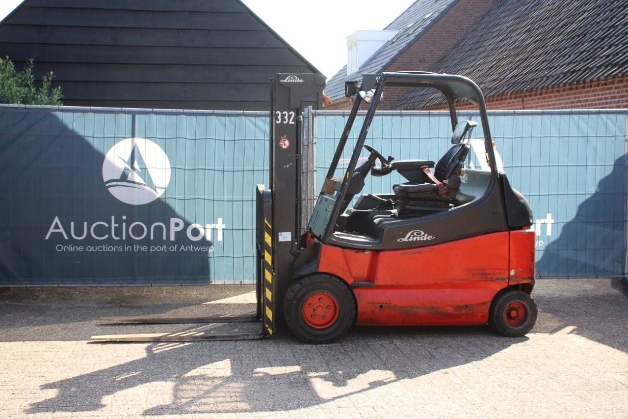 Forklift Linde E30/03/600 Electric 3000kg 5.0m 2005