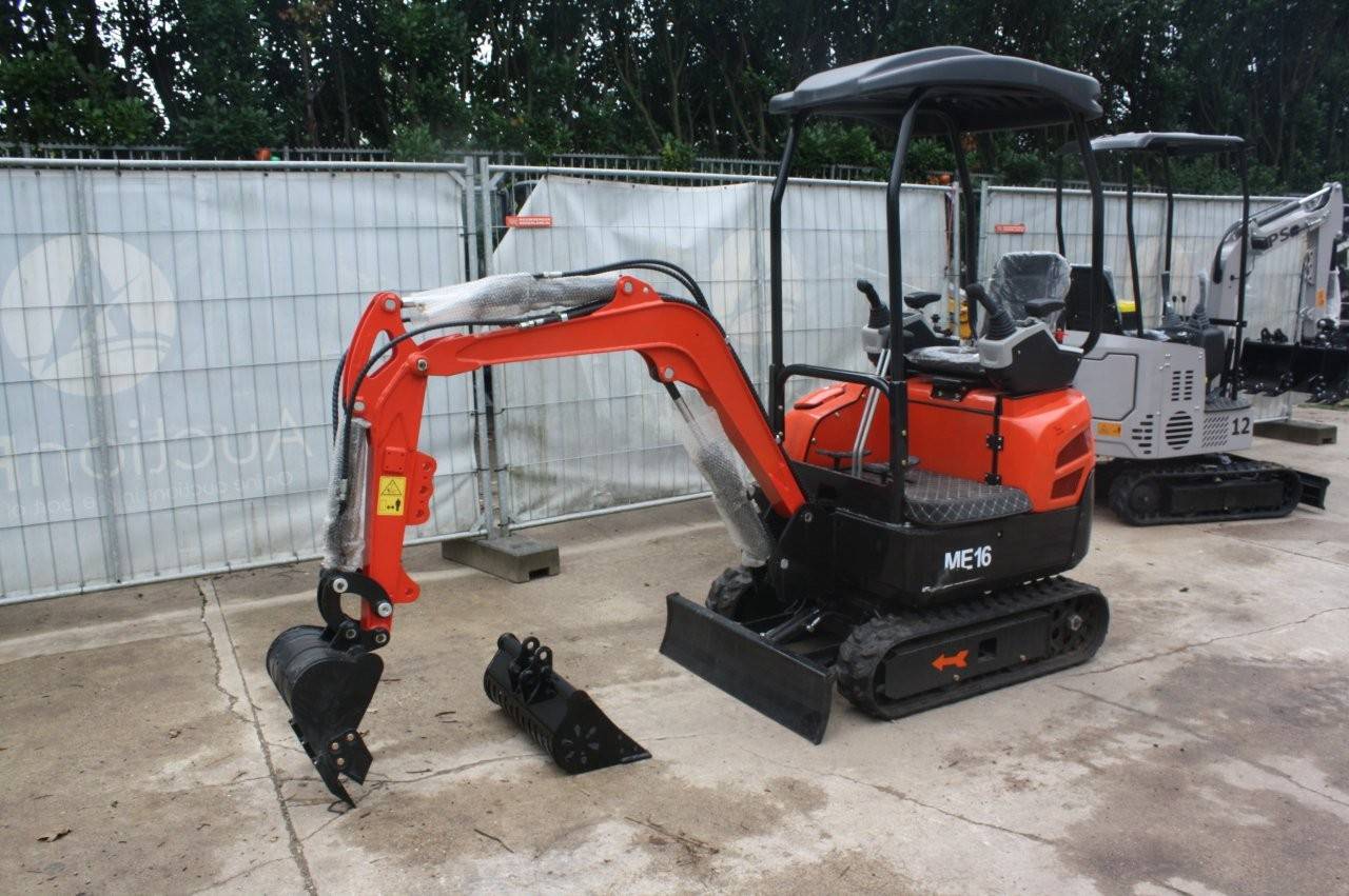 Lyals ME16 Diesel Mini Excavator 7.6kW 2026 New Demo