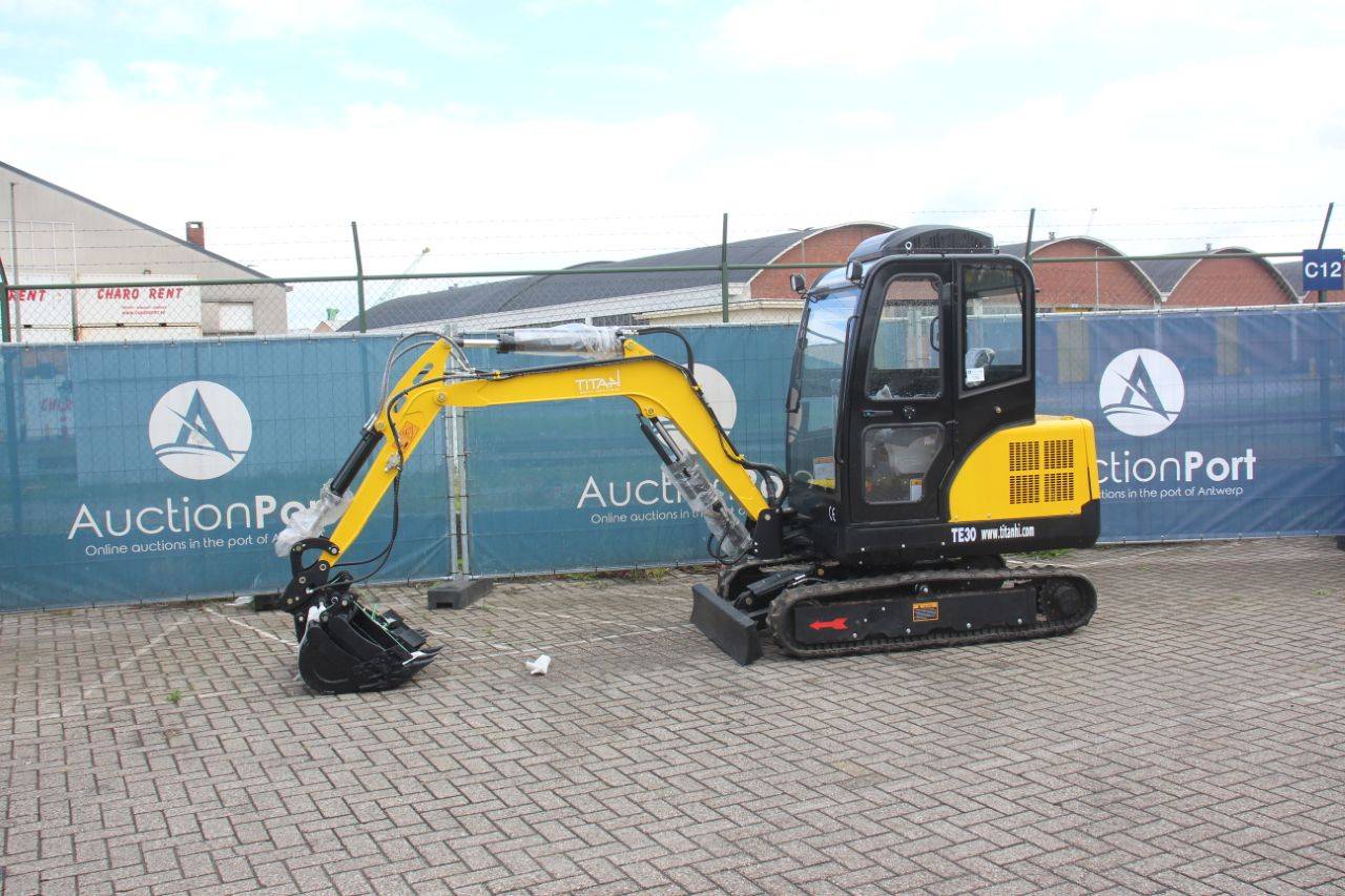 Titan TE30 Diesel Mini Excavator (Kubota engine) 18.2kW 2025 New