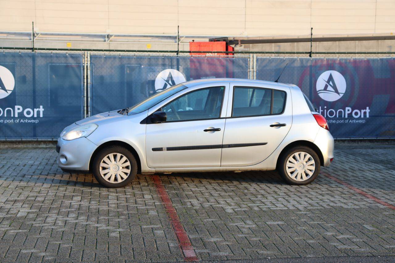Passenger car Renault Clio Diesel 75 hp 2011 (Margin)