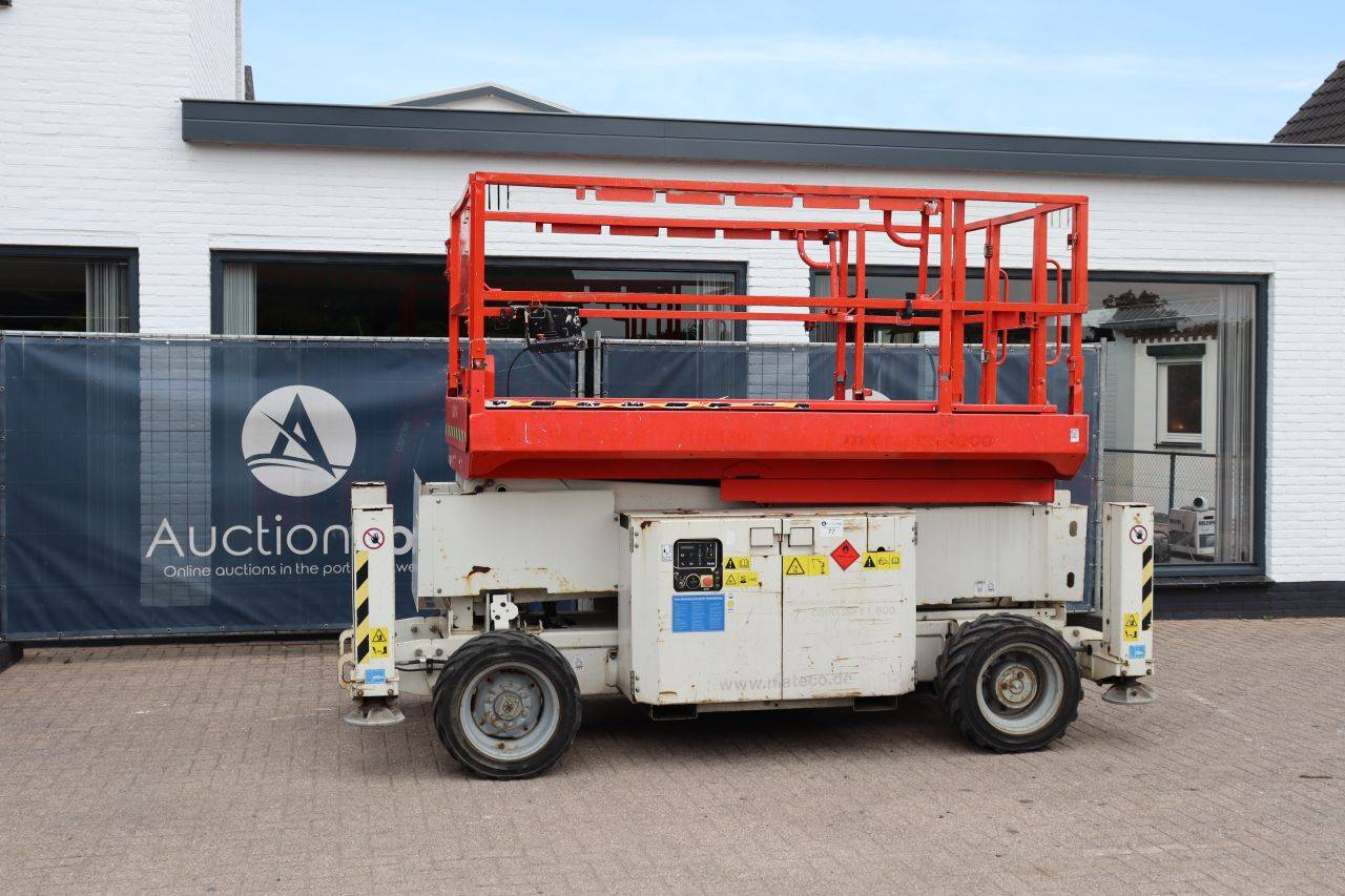 Scissor Lift Genie GS2669 RT Diesel 680kg 9.7m 2014