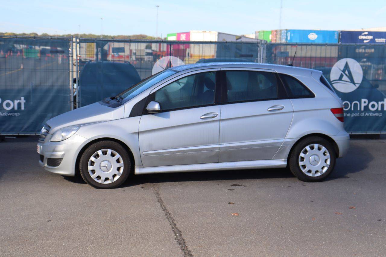 Passenger car Mercedes-Benz B180 Diesel 109hp 2008 (Margin)