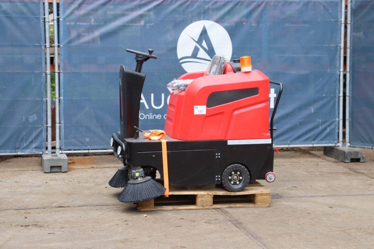 Tennant 6100 Ride-on Sweeper Electric New