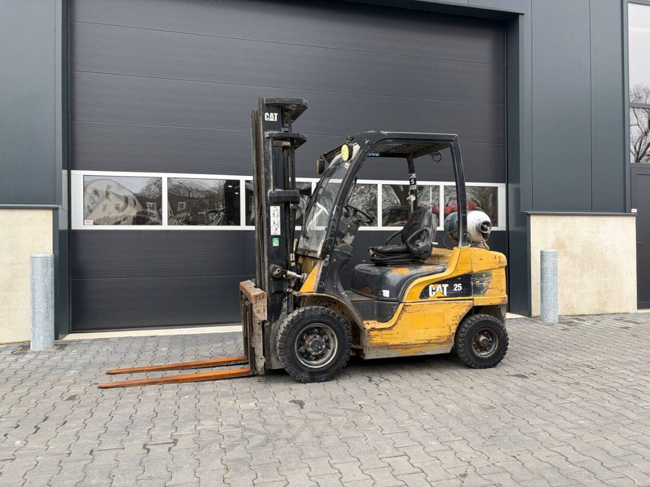 Forklift Caterpillar GP25N LPG 2500kg 2011