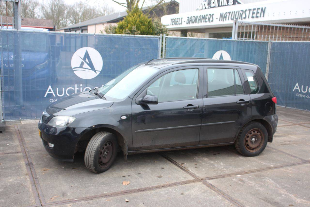 Passenger car Mazda 2 Petrol 80hp 2003