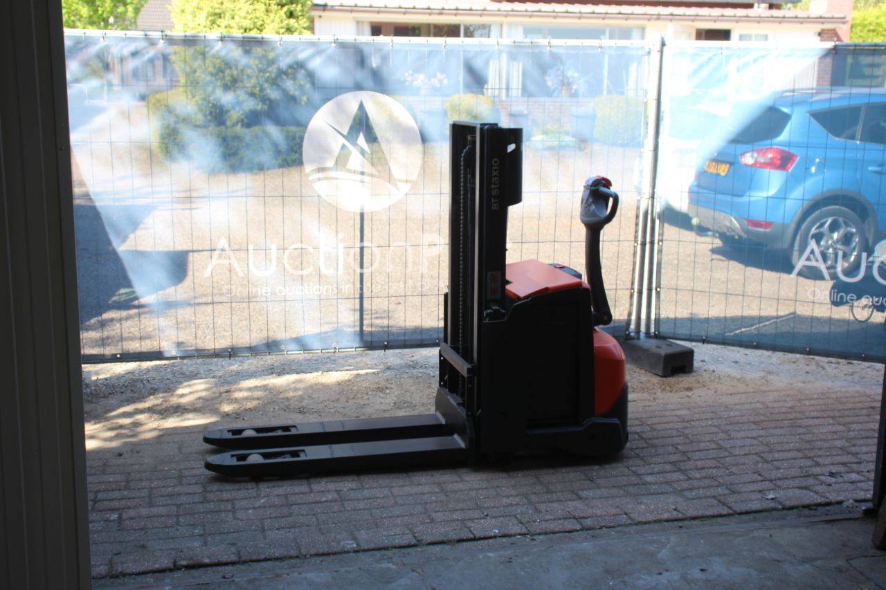 Toyota SWE200D Electric Stacker 2000kg 2.1m 2021