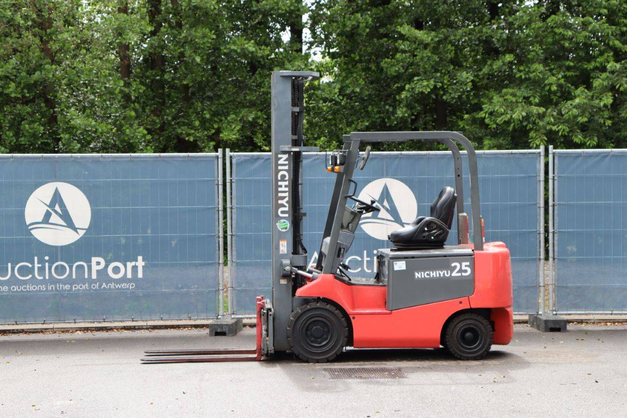 Nichiyu FB25PN Electric Forklift 6.0m
