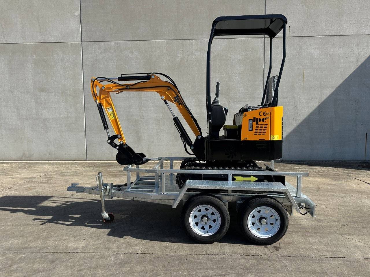 Mini escavadeira JPC HT12 Diesel 2025 Nova em reboque