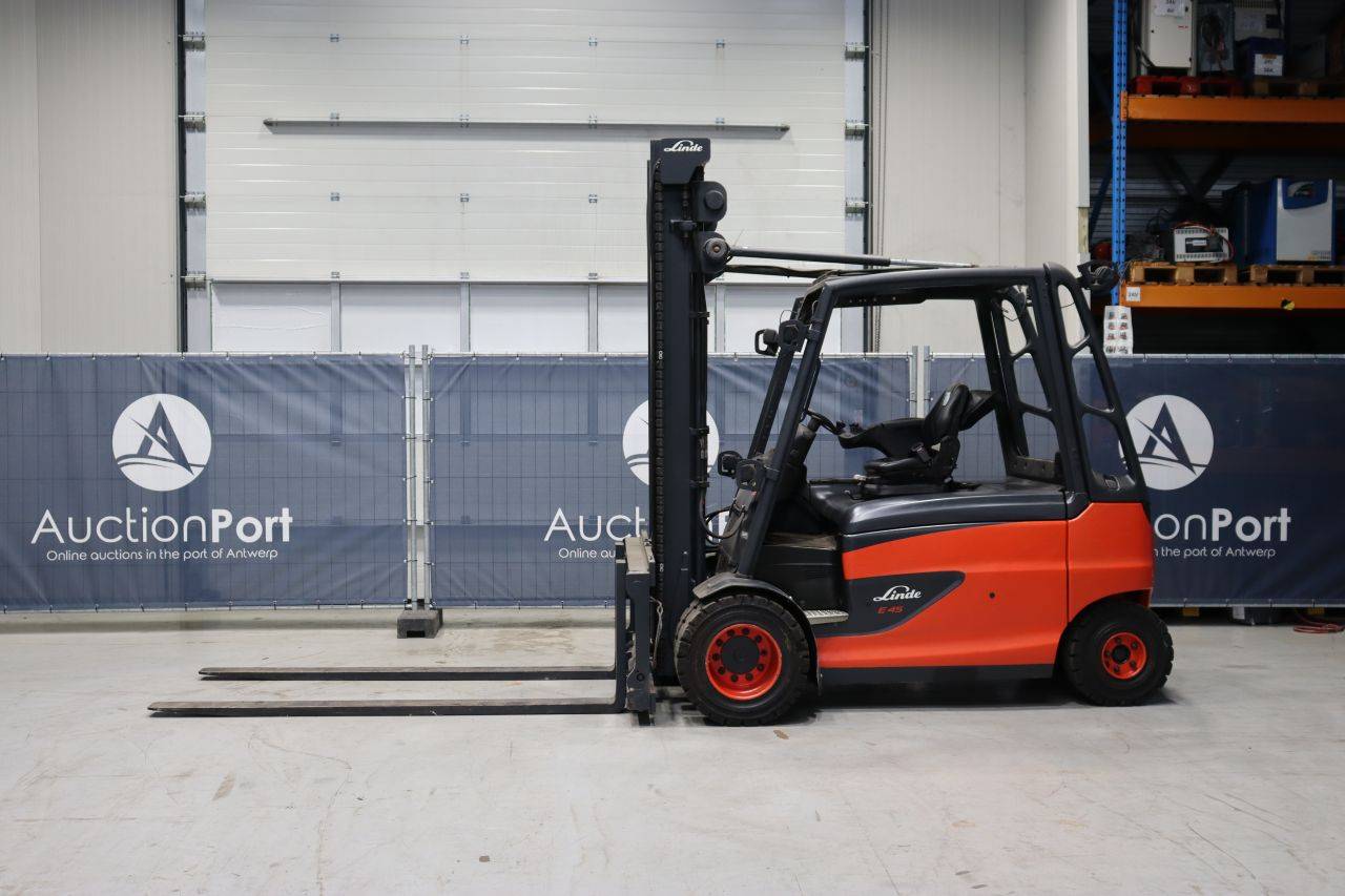 Linde E45 Electric Forklift