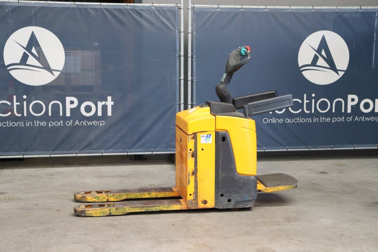 Pallet truck Jungheinrich Electric