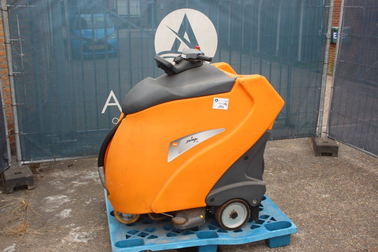 Scrubbing machine Taski Swingo XP Electric
