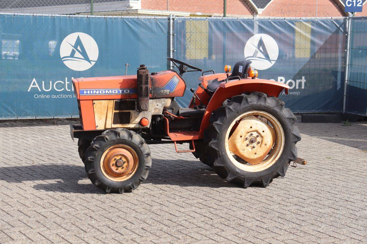 Kleintraktor Hinomoto E224D Diesel