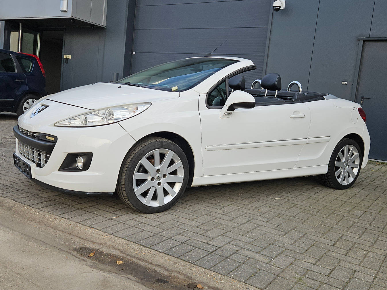 Peugeot 207 CC 1.6 VTI Petrol 2011 (Margin)