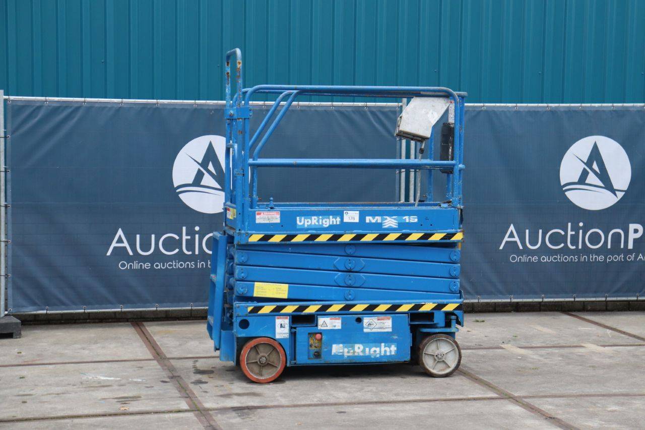 Scissor lift Upright MX-19 Electric 7.8m