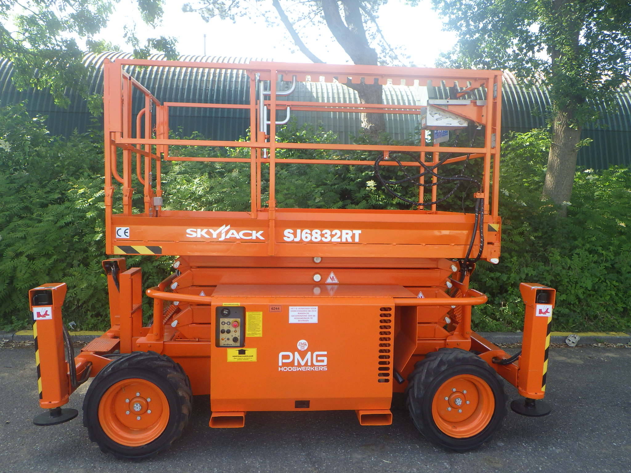 Scissor lift Skyjack SJ6832RT Diesel 11.75m 2016