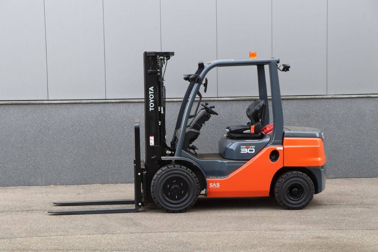 Forklift Toyota 52-8FDF30 Diesel 3000kg 4.7m 2023 New 