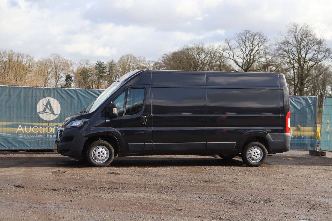 Peugeot Boxer Diesel Van 165hp 2020