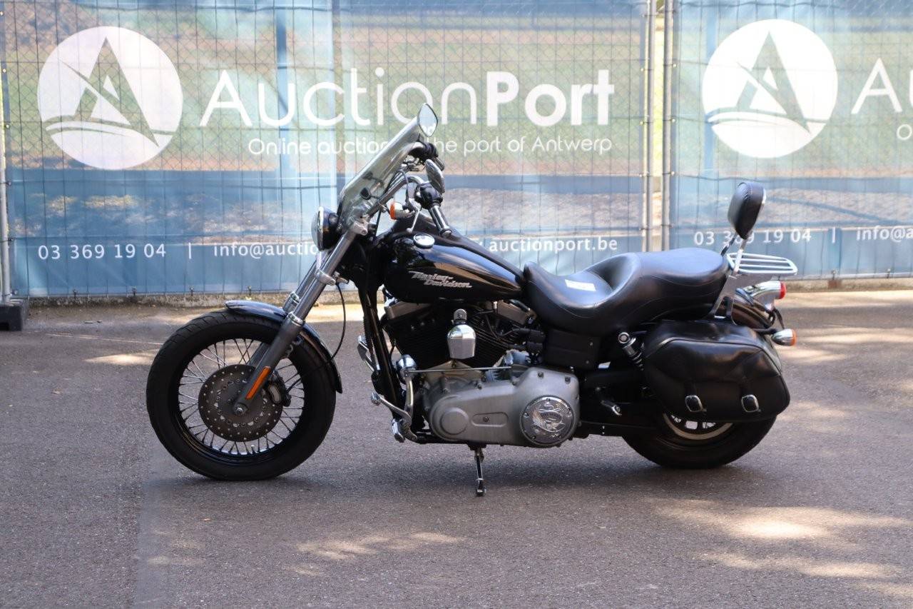 Harley-Davidson Dyna Street Bob Petrol Motorcycle 2009