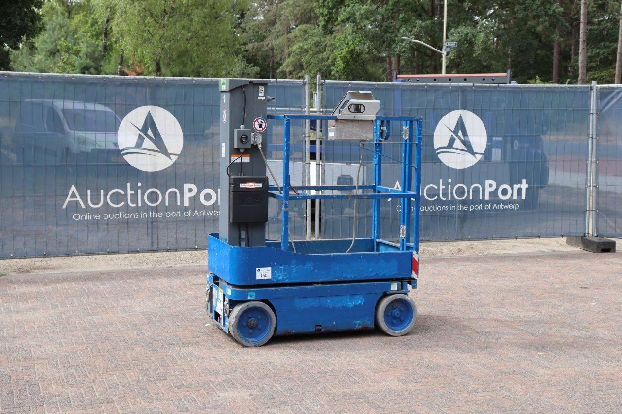 Skyjack SJ12 Electric Mast Lift