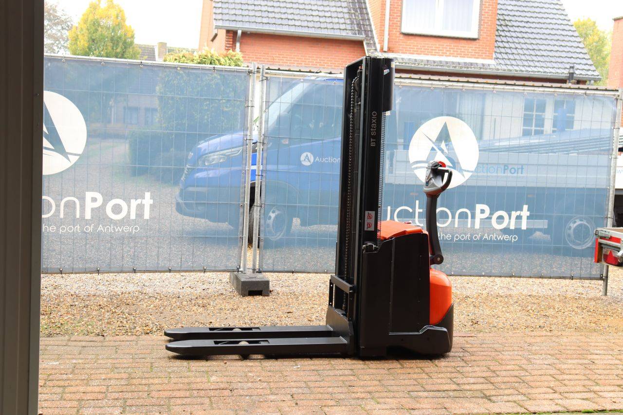 Stacker BT SWE120 Electric 1200kg 2.9m 2016
